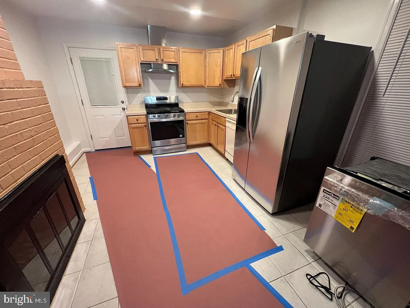 3 bed, 1.5 bath, 1092 sqft, $2,700 — Photo 2