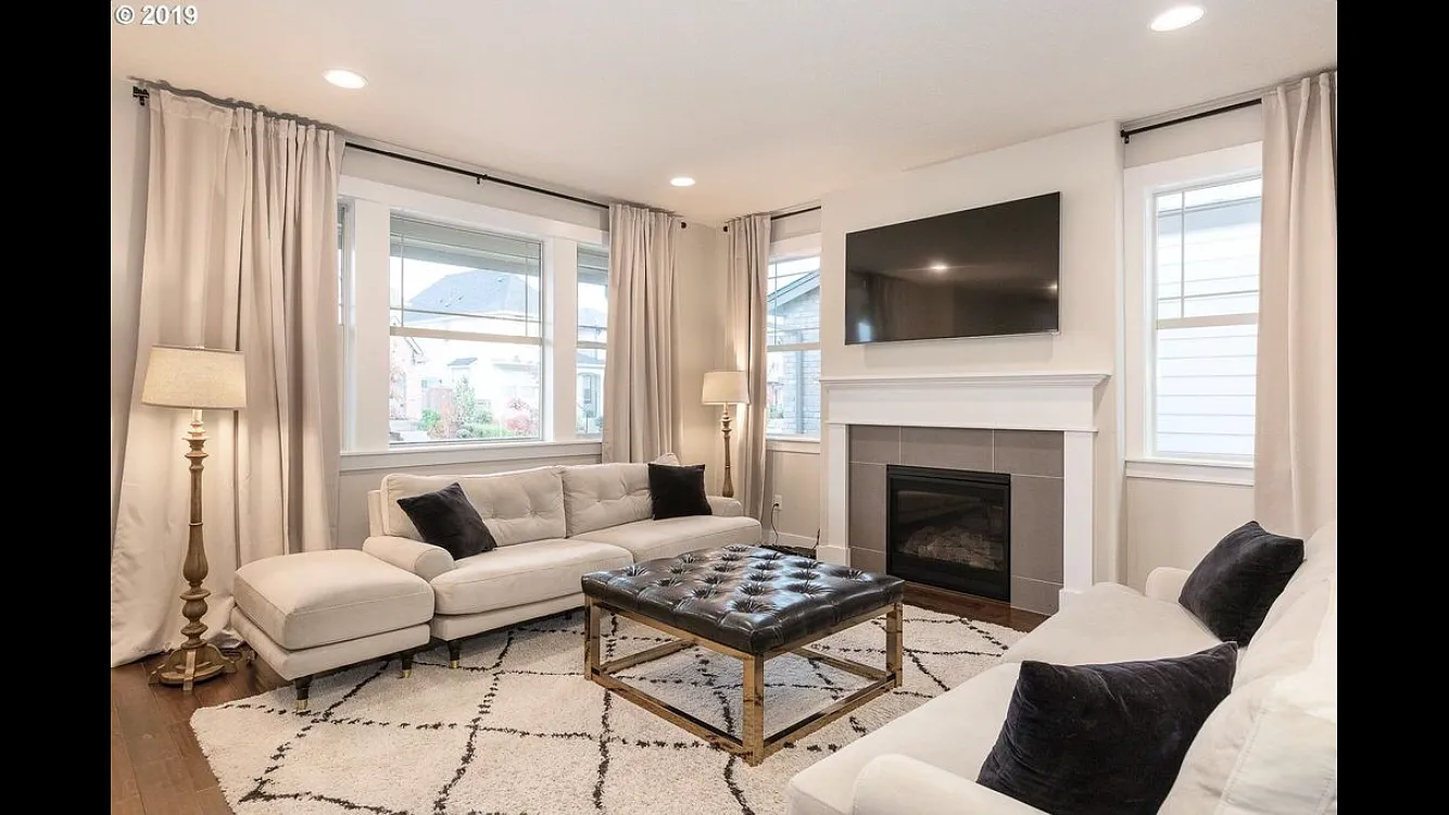 7023 NW Eleanor Ave — Photo 3