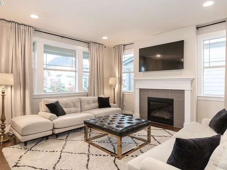 7023 NW Eleanor Ave — Photo 3