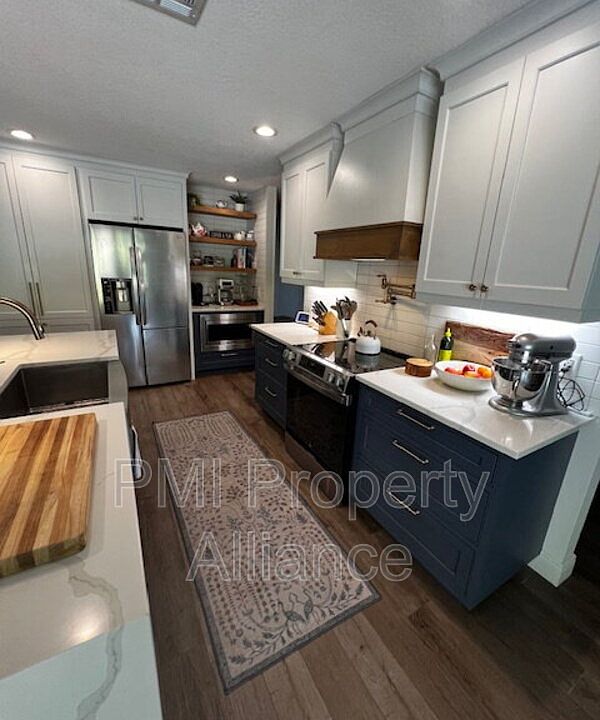 1st image of 4044 Tenita Dr