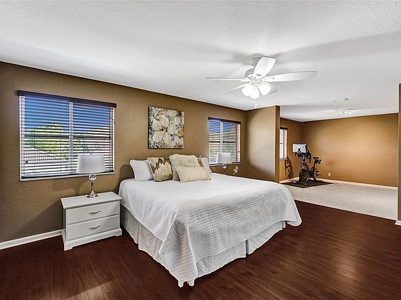 5th image of 611 Nandina Drive