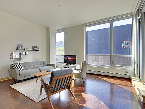 5th image of 901 2nd St S #305