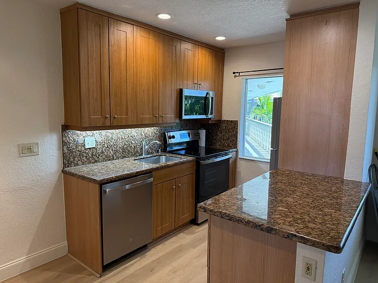 1423 Holly Heights Dr #13 — Photo 3