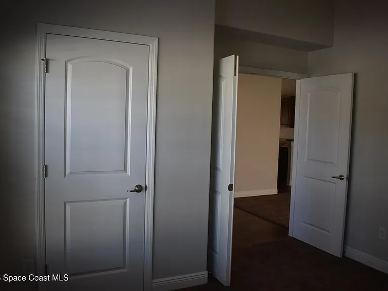 4063 Palladian Way — Photo 14