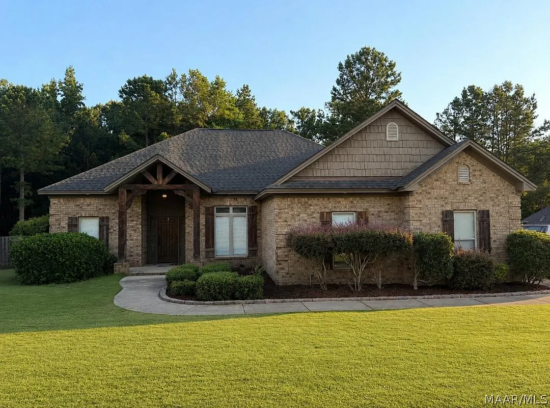 4 bed, 2.0 bath, 2089 sqft, $2,700 — Photo 1