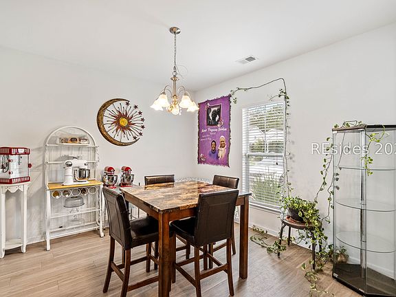 4th image of 62 Okatie Park Cir E