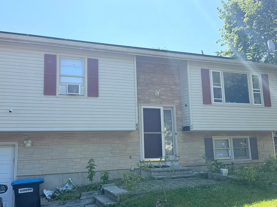 44 Helen Ave #B
