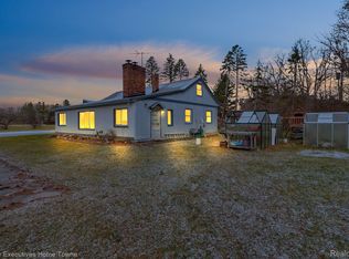 2155 Arlington Rd, Columbus, MI 48063