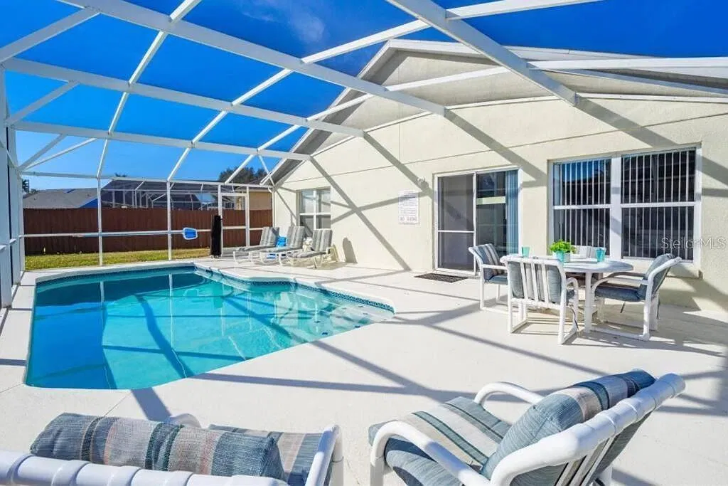 4 bed, 3.0 bath, 1929 sqft, $2,500 — Photo 4