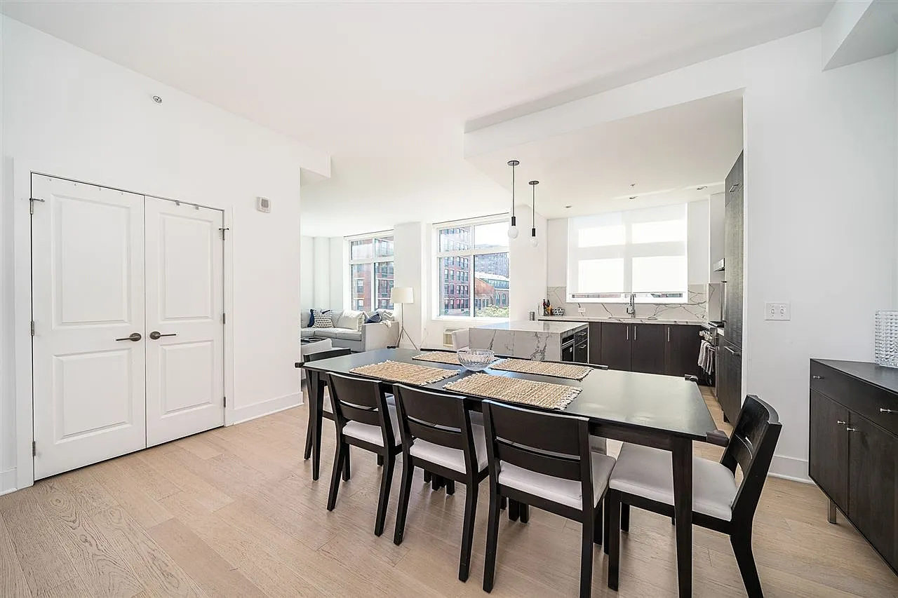 2 bed, 1266 sqft, $7,700 — Photo 4