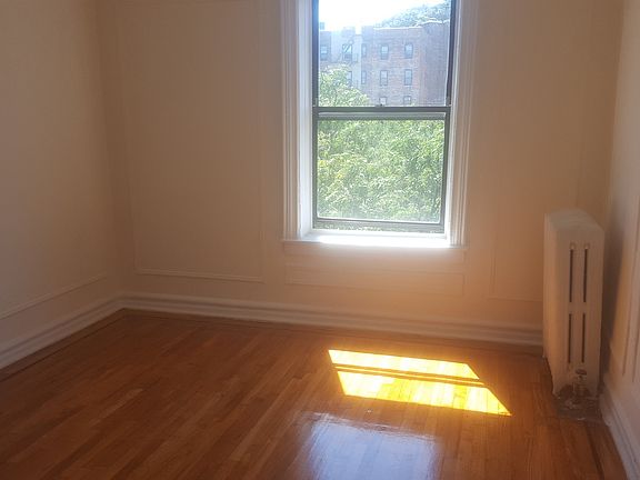 5th image of 12 Seaman Ave APT 3J
