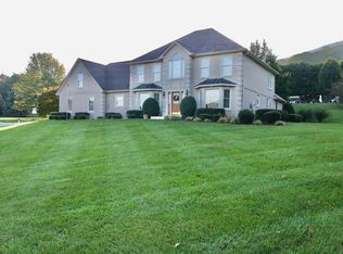 19 Stoneybrook Rd, Roanoke, VA 24019