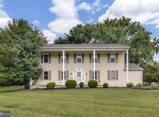 122 Cobblestone Dr, Mount Laurel, NJ 08054