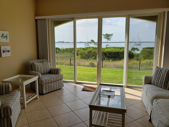 2nd image of 22 Harbour Isle Drive W #102