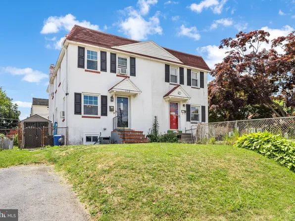 209 Crum Creek Dr, Woodlyn, PA 19094