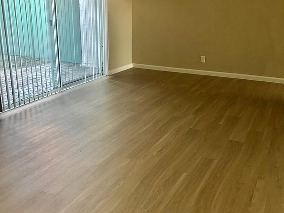 4th image of 4208 Redondo Beach Blvd APT A