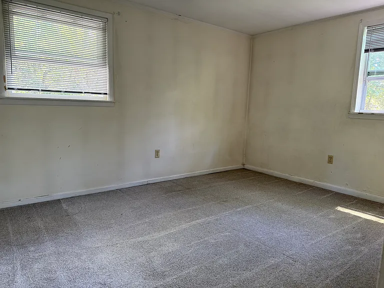 218 Tareyton Dr #1 — Photo 12