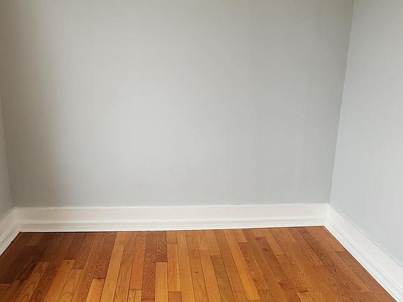 4th image of 211 Peshine Ave #1001