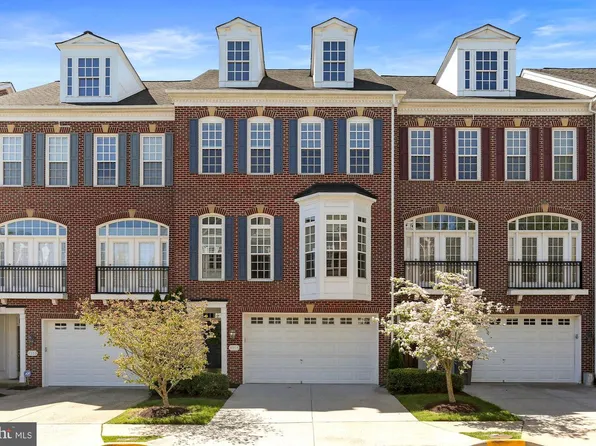 4395 Patriot Park Ct, Fairfax, VA 22030