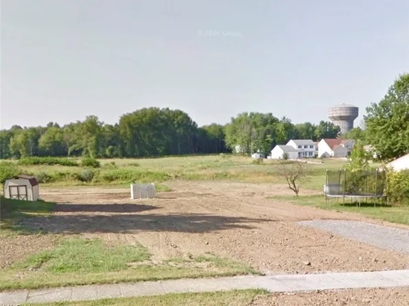 Indianola Rd, Youngstown, OH 44512