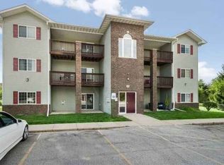 90 Circle Dr APT 5, North Liberty, IA 52317
