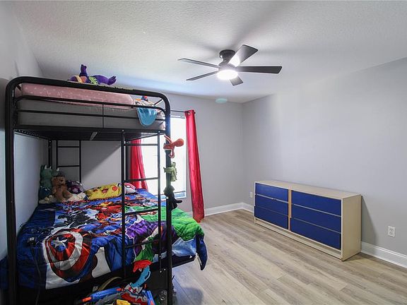 3rd image of 10041 Crenshaw Cir #10041