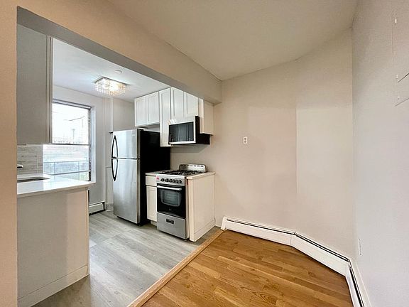 2nd image of 205 Monticello Ave #15AB