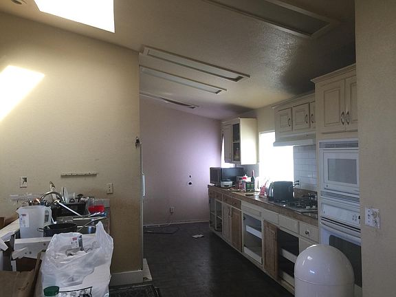5th image of 789 Green St