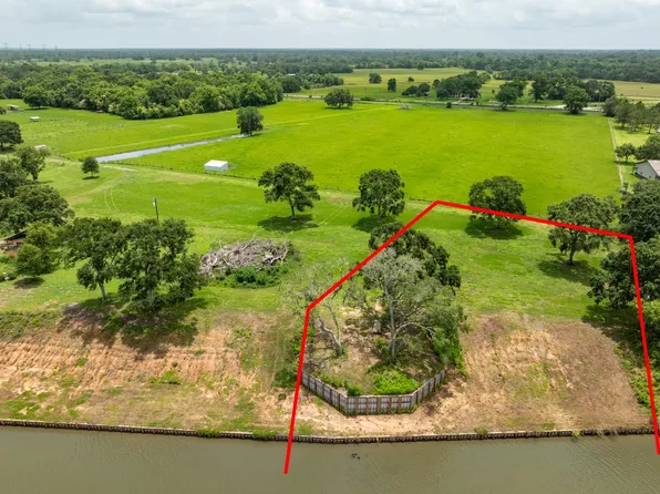 4 County Road 344, Sweeny, TX 77480
