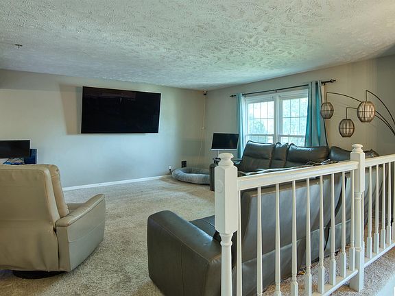 2nd image of 1016 Normandy Dr