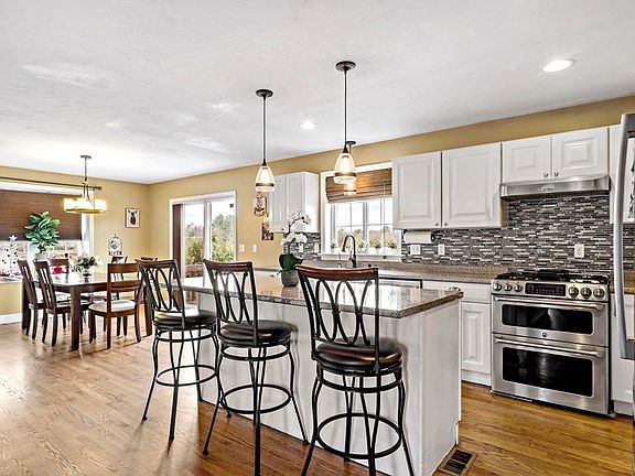 2nd image of 318 Purchase St
