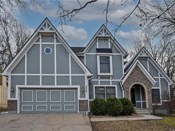 3229 Grand Ave, Leavenworth, KS 66048