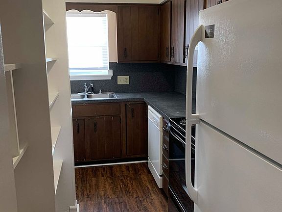 5th image of 1700 Highland Way #D