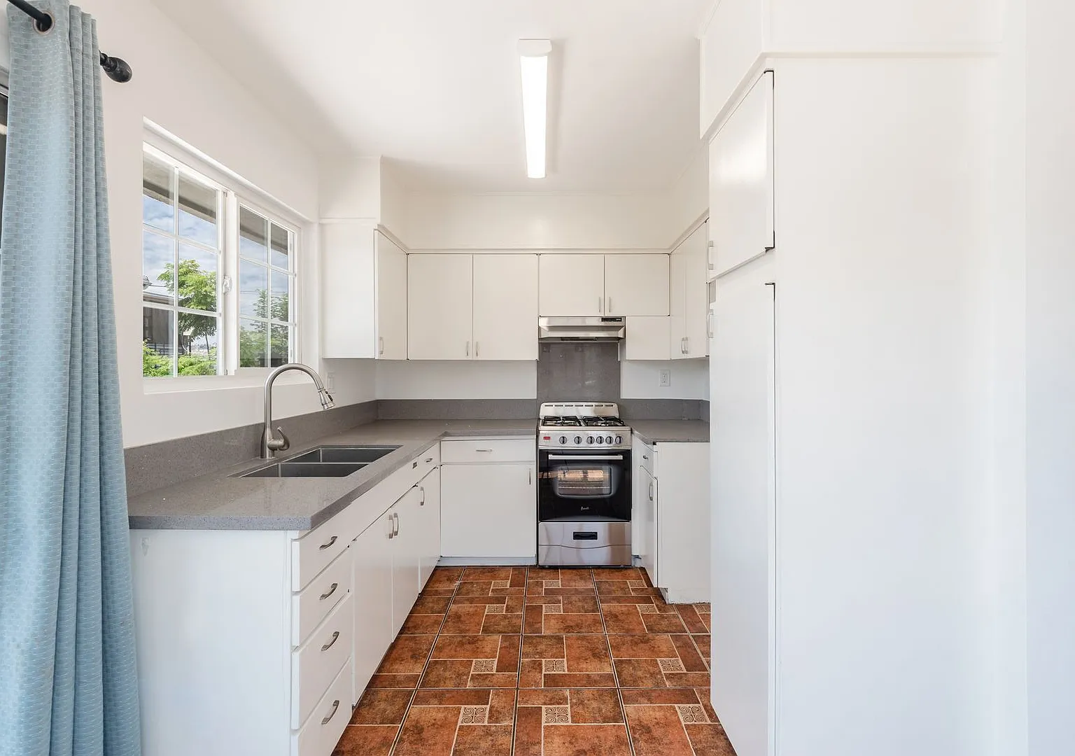 2716 Via Paseo, Montebello,CA 90640 — Photo 4