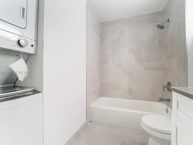1165 NW 8th Ave #101 — Photo 9