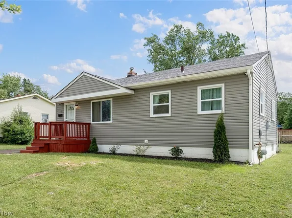 146 Greeley Ln, Youngstown, OH 44505