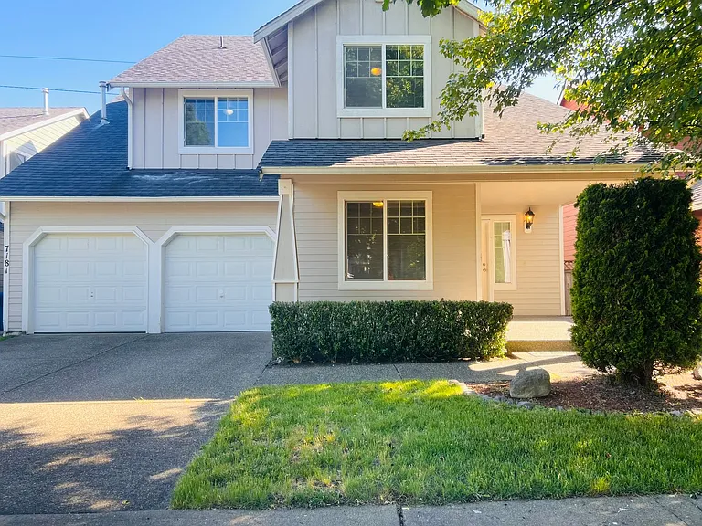 7181 Radius Loop SE — Photo 1