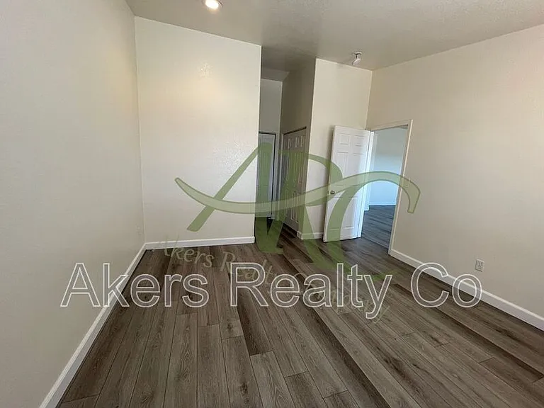 951 S Harmony Ln — Photo 9