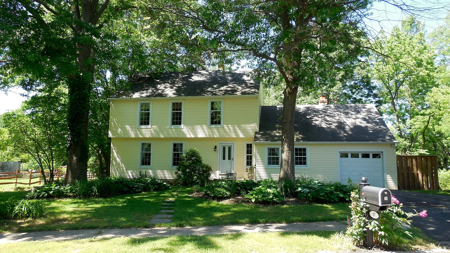 17 Algonquin Rd photo 1
