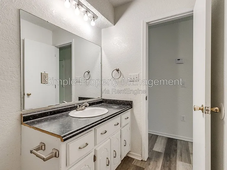 14222 NE 4th St — Photo 17