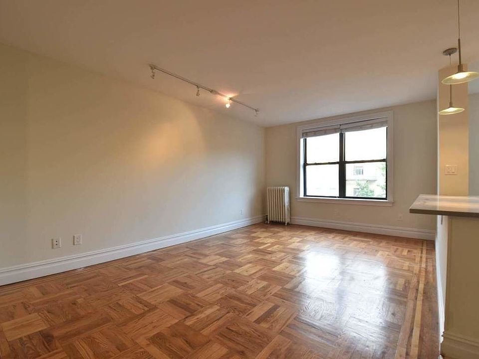 1st image of 56 Bennett Ave APT 5C