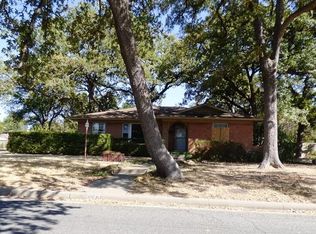 2236 Santa Cruz Dr, Dallas, TX 75227