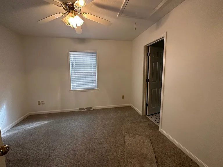 109 E Pall Mall St — Photo 5