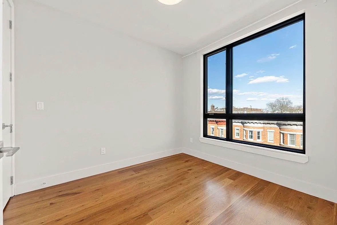 948 New York Avenue — Photo 4