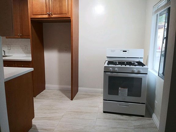 2nd image of 407 Violet Ave #G