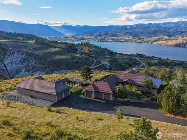 825 Hawks Meadow Road, Chelan, WA 98816