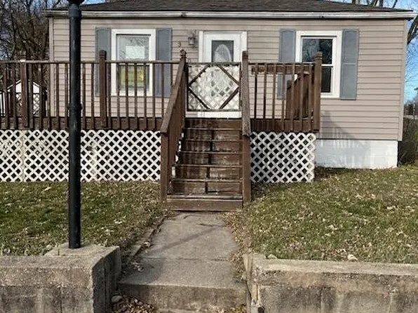 3840 Saint Joseph Ct, Lake Station, IN 46405