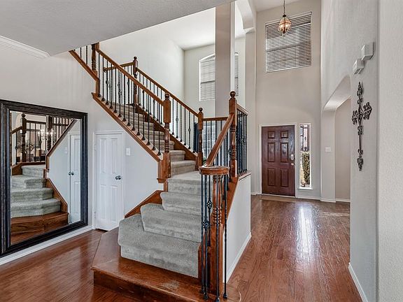 4th image of 7609 Junegrass Ln