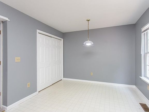 4th image of 623 Stonewall Dr