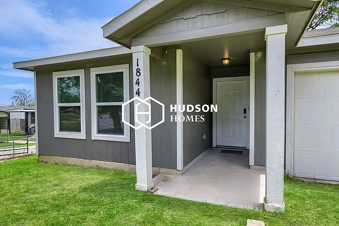 1844 Sheila Dr — Photo 3